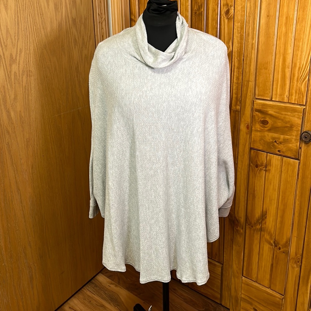 J. Jill Pure Jill Poncho sweater - size M/L light gray, light thermal $25